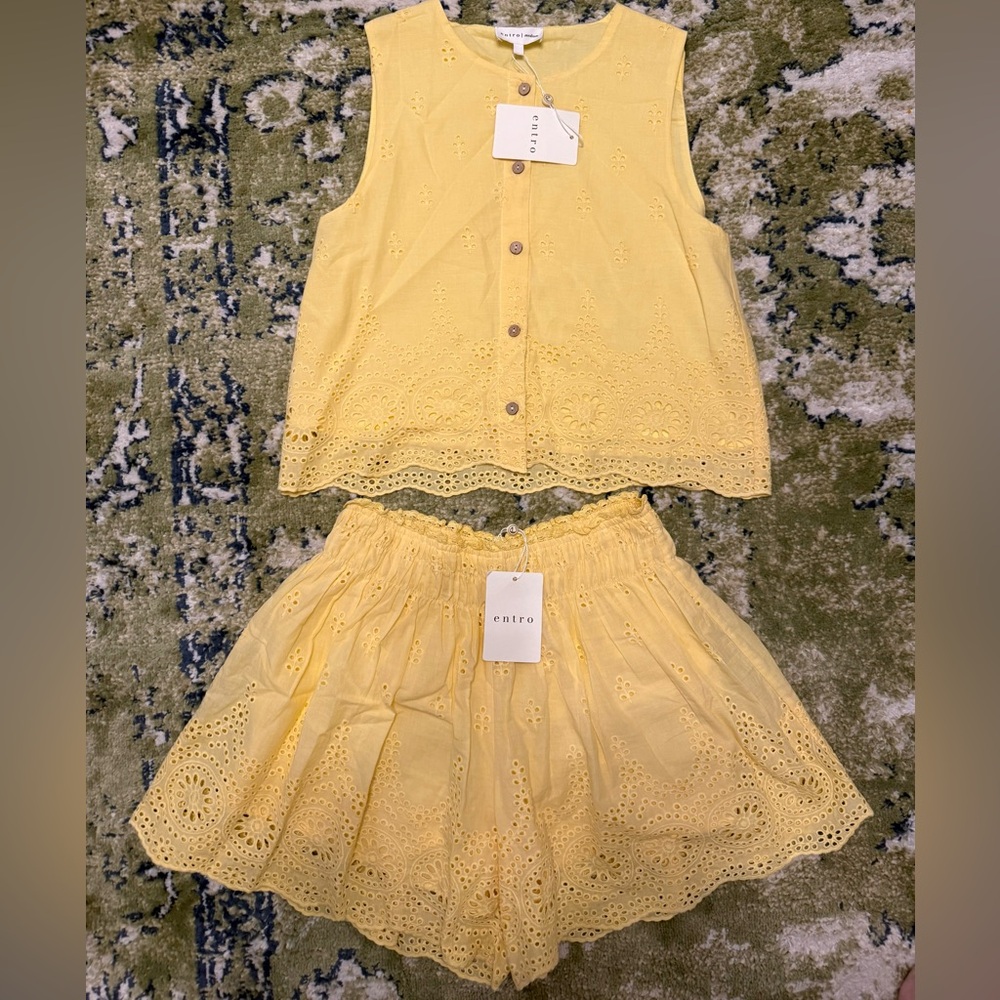 Entro Yellow Eyelet Top and Short Set NWT